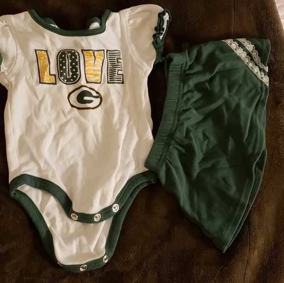 Green Bay Packets baby girl outfit - Picture 3 of 4
